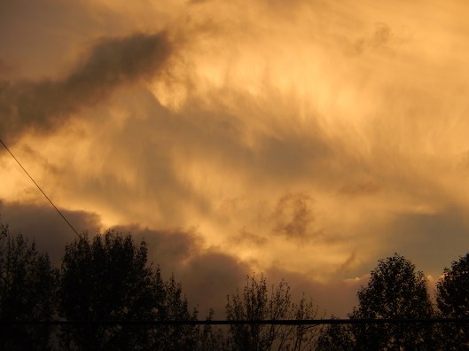 Sunset Sunday evening, clouds scuttling northward after wreaking havoc on the Lower Mainland. All in all, a nice weekend (despite the power outage on Saturday that shut down the downtown.)