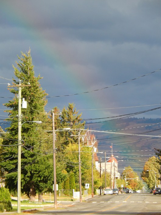 There must have been 2 pots 'o gold, since this rainbow last week was a full half circle!